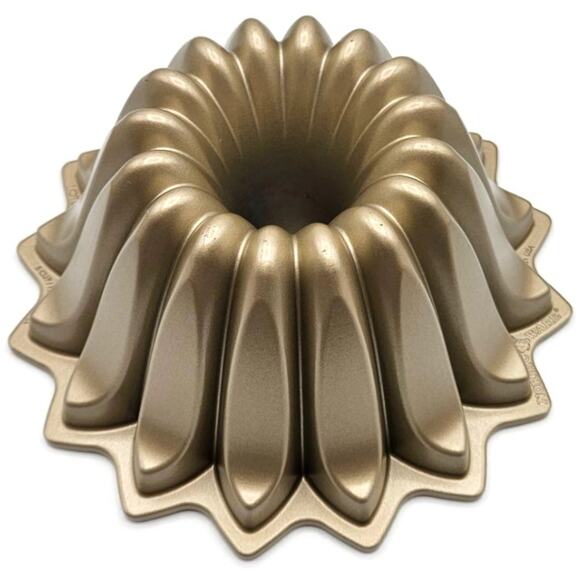 Lotus Bundt Cake Mold Pan Dessert 5 Cups Non Stick Williams Sonoma Nordic Ware - Picture 5 of 15